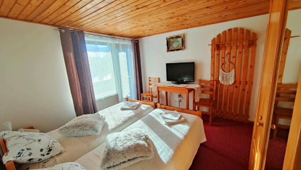 Cameră dublă sau twin cu balcon – fotografia 1