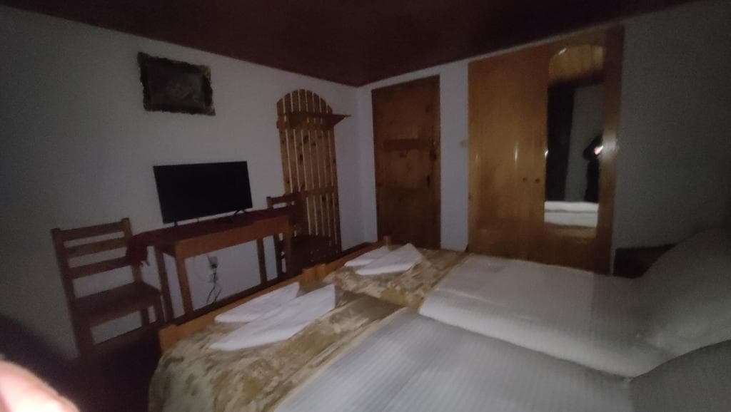 Cameră dublă sau twin cu balcon – fotografia 3