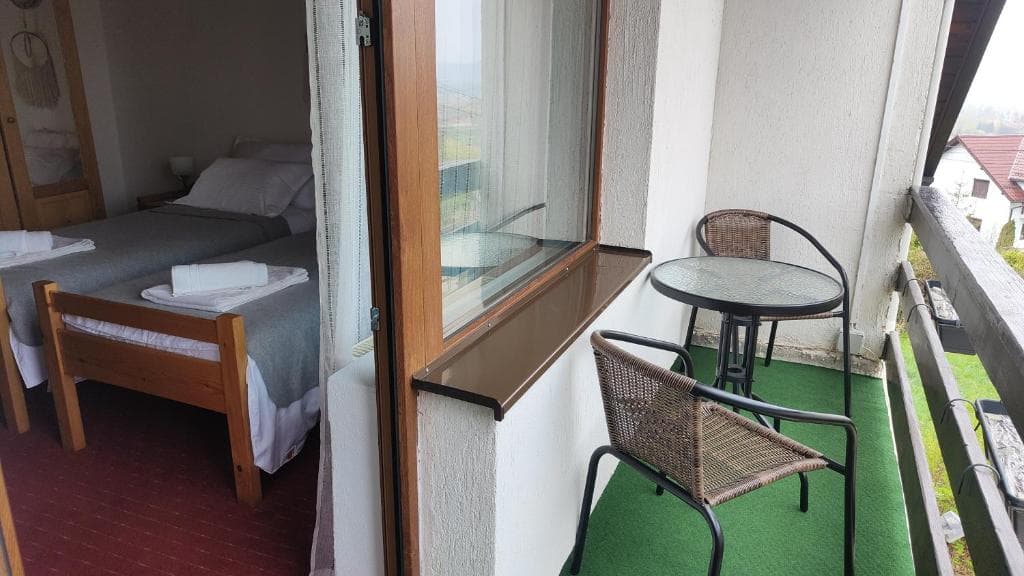 Cameră dublă sau twin cu balcon – fotografia 4