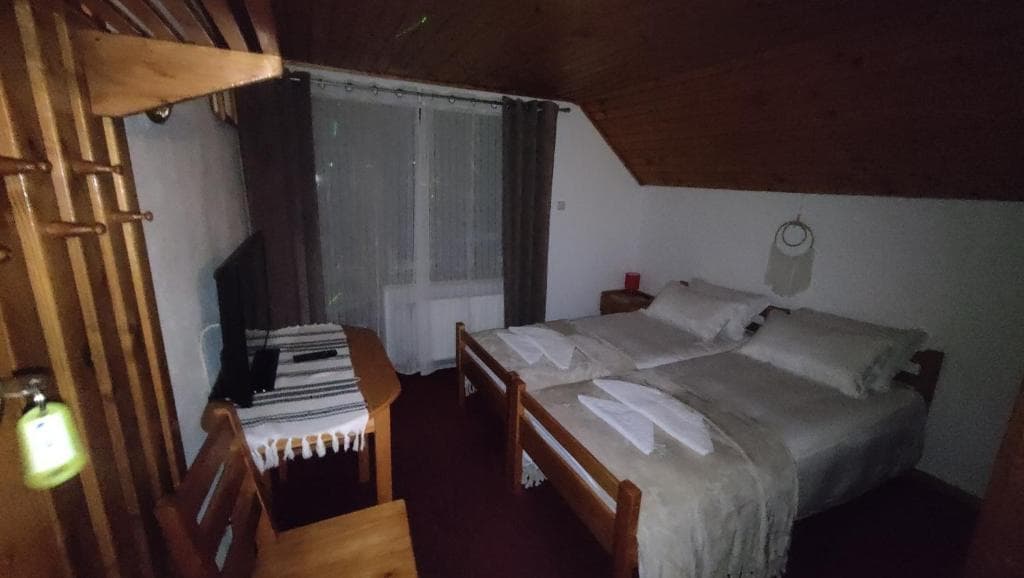 Cameră dublă sau twin standard cu balcon – fotografia 3