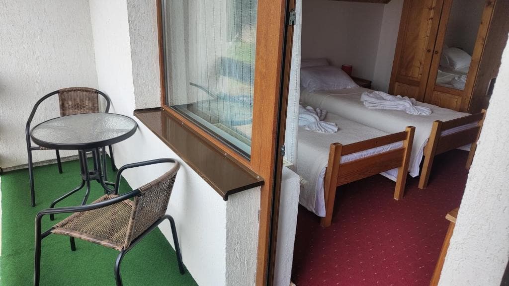 Cameră dublă sau twin standard cu balcon – fotografia 4